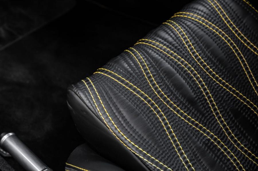 Детали интерьера Aston Martin V12 Zagato (009) 2013 года  (фото 52 из 58)